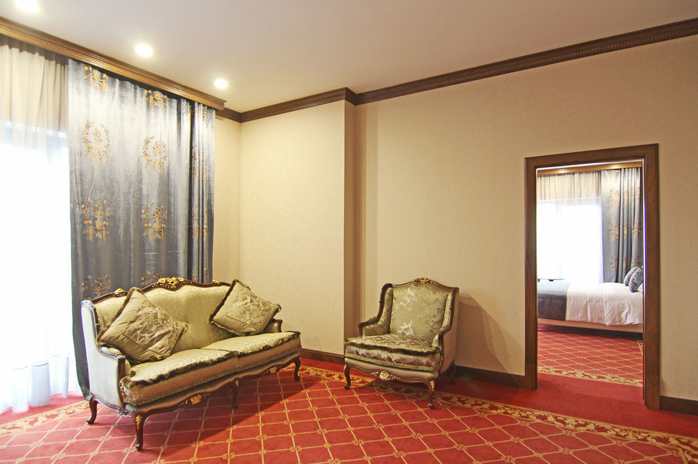 Orion Hotel Bishkek Exterior foto Suite