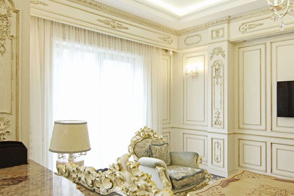 Orion Hotel Bishkek Exterior foto A room with a curtain